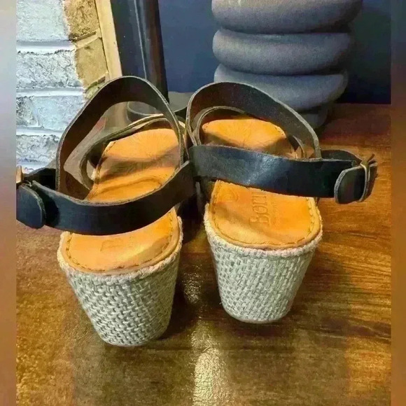 Born Wedge Sandals Women's Size 40/9 Black Leather  Cork Platform Strappy - Picture 9 of 10